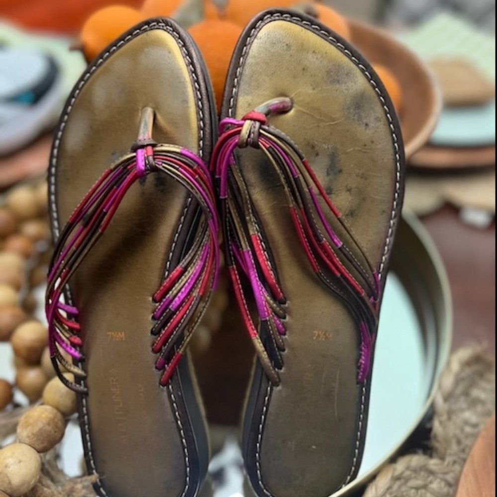 Donald Pliner Flip Flops
